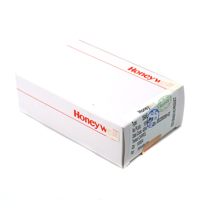 SS49E Sensor d'effet Hall monté à travers le trou Compact 10 V Voltage d'alimentation opérationnel