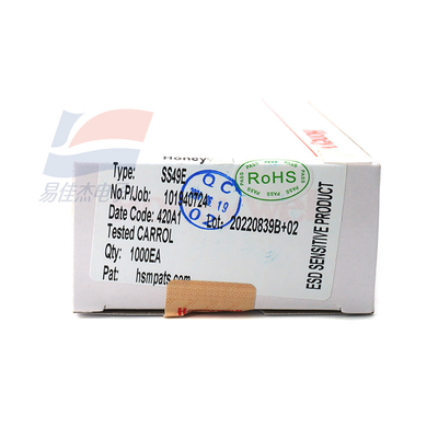 SS49E Sensor d'effet Hall monté à travers le trou Compact 10 V Voltage d'alimentation opérationnel